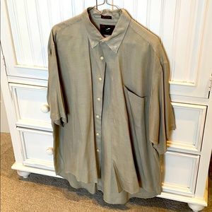 Men’s short sleeve silk button-down shirt